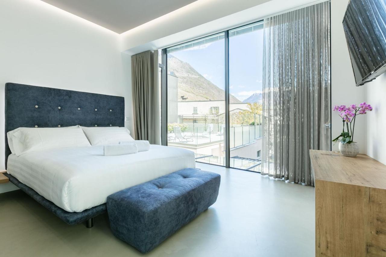 Domus Cavour Rooms&Suites Tirano Eksteriør billede