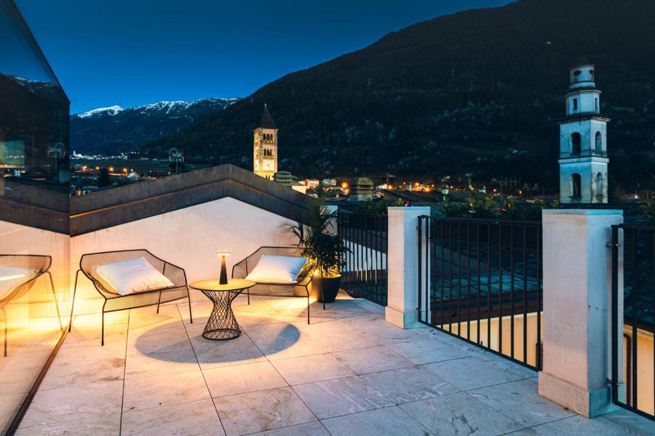 Domus Cavour Rooms&Suites Tirano Eksteriør billede