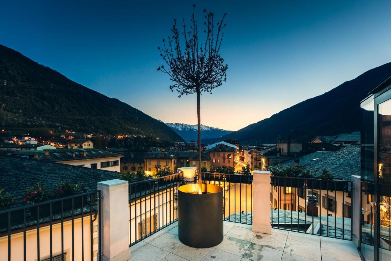 Domus Cavour Rooms&Suites Tirano Eksteriør billede