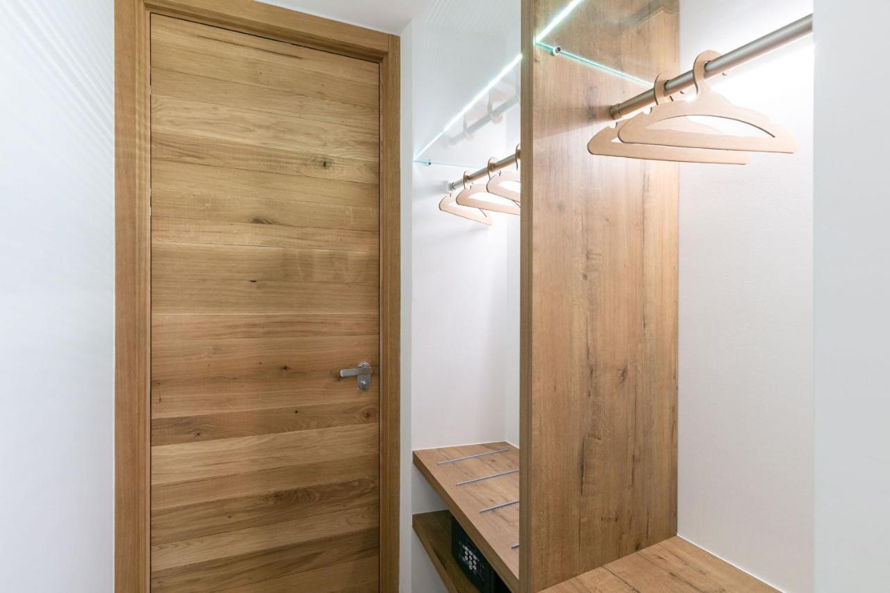 Domus Cavour Rooms&Suites Tirano Eksteriør billede