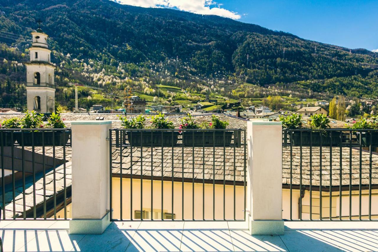 Domus Cavour Rooms&Suites Tirano Eksteriør billede